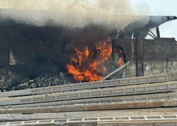 Incendie de l’entrepôt d’EDG à Hamdallaye : ‘’le constat est amer, les équipements de distribution ont été détruits’’ (responsable) !!!