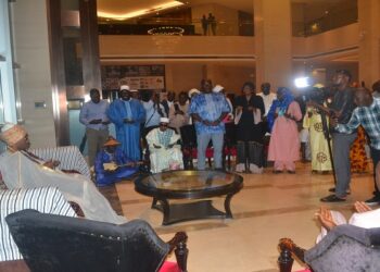 72 heures du Livre : Le Roi des Bamoun, Sa Majesté MOUHAMMAD-NABIL a reçu la Communauté de Dinguiraye !!!