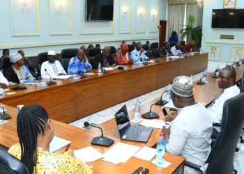 Occupations anarchiques des domaines maritimes : la Ministre de l’Environnement plaide pour une législation plus forte!!!