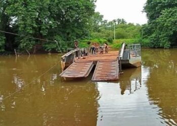 Labé : Le bac de Gadha woundou en panne, les habitants risquent d’être coupés !!!