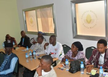 Kindia : Une vingtaine de journalistes ont participé à un atelier de partage d’expériences sur la vérification de l’information et la gestion des rumeurs pendant l’épidémie de Covid-19 !!!