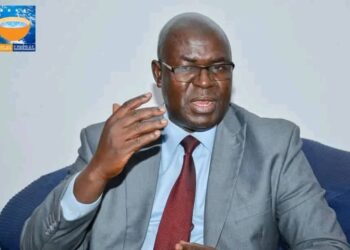 En partance pour la Sierra Leone, Dr Faya MIllimono du BL passe plusieurs heures à la frontière pamelap !!!