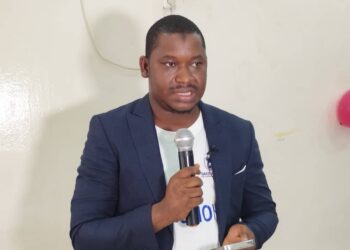 Problématiques de réparation de téléphones en Guinée : Naissance d’une académie de formation Siacko Aca-tech !!!