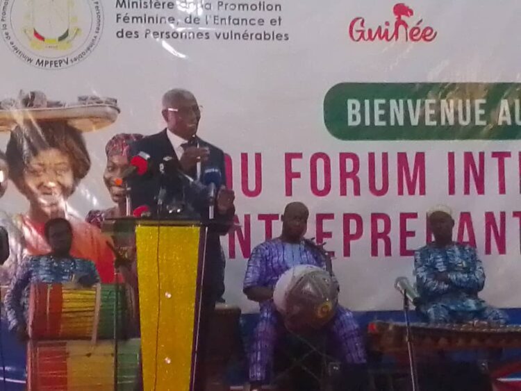 Conakry : le premier ministre lance les travaux de la 13ème édition du Forum International des femmes Entreprenantes et Dynamiques!!!