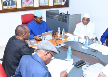 Avant-projet de la Constitution, des présidents d’institutions et anciens premiers reçus par le Président du CNT, Dr Dansa Kourouma !!!