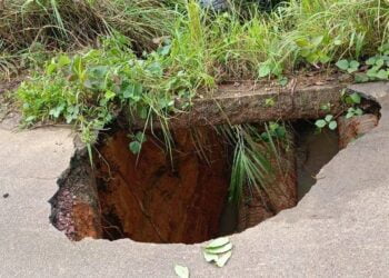 Alerte/N’Zérékoré : Affaissement d’un double buse métallique au Pk 16+700 sur la RN2, la route est bloquée (ANM) !!!