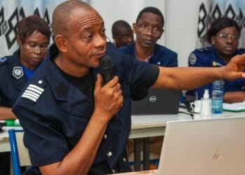 Guinée : ‘’Toute personne interpelée dans un véhicule ou sur une moto portant une cagoule sera assimilée à un délinquant’’, averti la Police (Communiqué) !!!