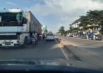 Autoroute Fidel Castro : Embouteillage monstre entre Base Militaire et Yimbaya!!!
