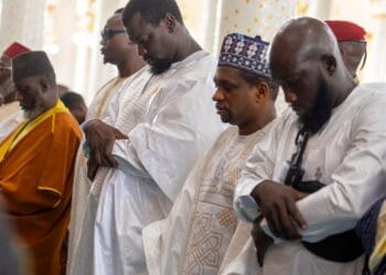 Religion : Le Président de la République son Excellence le Général Mamadi Doumbouya à la Mosquée FAYCAL pour la prière du Vendredi