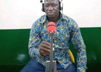 Presse : Le Directeur de la Radio rurale de Dinguiraye, Ibrahima Diakité ‘’Bradock’’ convoqué au Tribunal de Faranah pour ‘’diffamation…’’