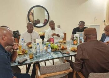 Guinée : Des anciens ministres du CNRD, créent un collectif de soutien au Gl Doumbouya