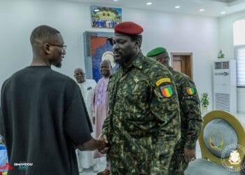 Palais Mohammed V : L’international Guinéen Serhou Guirassy reçu par S.E le Général Mamadi DOUMBOUYA qui l’a appelé à la Persévérance et à l’Excellence