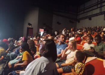 2ème édition du festival international du Djémbé : Général Amara Camara félicite la troupe artistique de Souleymane Thianguel au CCFG