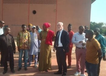 Matoto : la Ministre de l’Enseignement Technique visite la nouvelle école de chemin de Fer construite par AGL