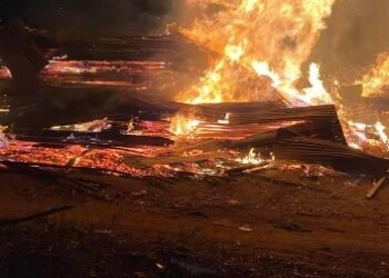 Un dépôt de bois ravagé par un incendie à N’Zérékoré