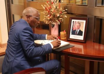 Décès de l’ancien Président des USA James Earl Carter, le PM guinéen Bah Oury, des membres du gouvernement guinéen et des diplomates ont présenté leurs condoléances