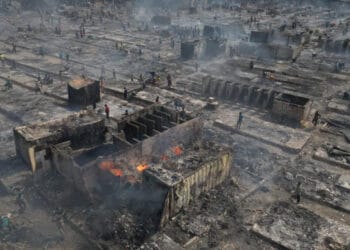 Ghana : un énorme incendie ravage le principal marché de vêtements de seconde main du pays