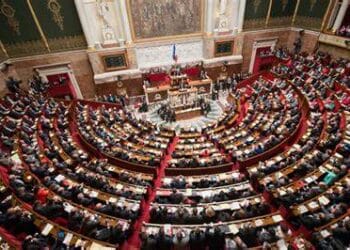 L&rsquo;Assemblée nationale algérienne qualifie les propos de Macron d' »ingérence flagrante dans les Affaires du pays »