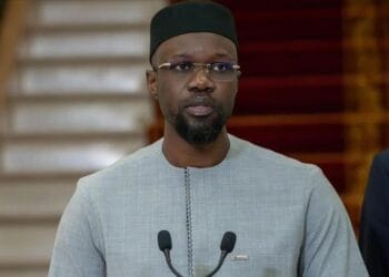 Sénégal : Ousmane Sonko réagit aux propos du président français sur l’Afrique