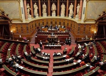 France : Le Sénat vote la suppression des avantages accordés aux anciens présidents et Premiers ministres