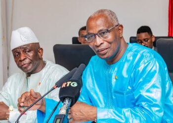 Le PM Amadou Oury Bah aux jeunes de l’Axe : « Là où il y a la Paix, la richesse fleurit »