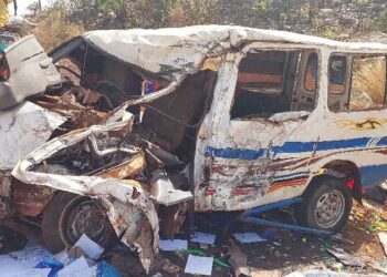 Collision mortelle à Dabola : Un Minibus percute un camion-citerne, 2 morts