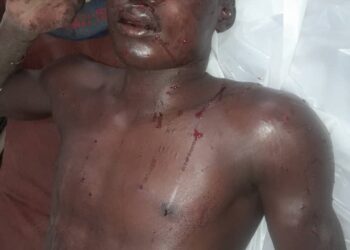 Fusillade nocturne à Doko : un orpailleur de 26 ans grièvement blessé