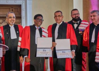 France : Le Ministre Alpha Bacar Barry obtient le prestigieux titre de Doctorat Honoris Causa