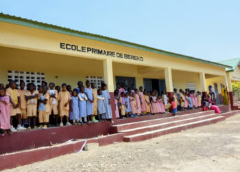 AGL GUINEE INAUGURE UNE ECOLE PRIMAIRE A BEREKO (Mamou) POUR RENFORCER L’ACCES A L’EDUCATION
