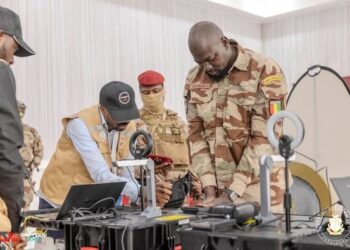 PN-RAVEC : le Général Mamadi DOUMBOUYA donne l’exemple en s’enrôlant au Palais Mohammed V