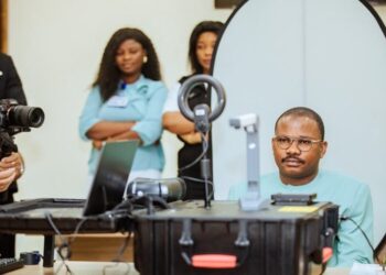 CNT : Le Président Dr Dansa Kourouma lance les opérations d’enrôlement des Conseillers nationaux et du personnel parlementaire