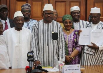 Avant-projet de nouvelle constitution : Le panel d’experts remet le rapport final du document au CNT