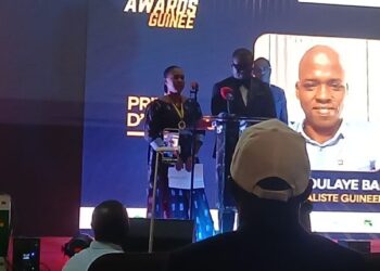 Feu Abdoulaye Bah récompensé d’un prix d’honneur lors de la quatrième édition des Médias Awards