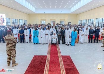 Guinée : Le Président du CNT, Dr Dansa Kourouma a remis le projet de Nouvelle Constitution au Gl Mamadi Doumbouya