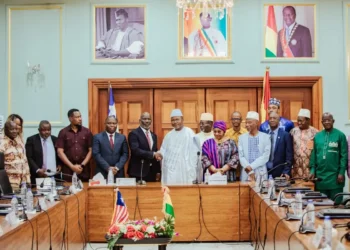 Mise en place du Parlement de l’Union du Fleuve Mano : Le Président du CNT s’entretient avec le Président de la Chambre des Représentants du Libéria à Conakry