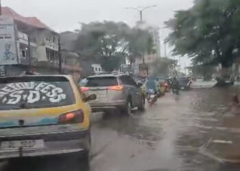 Pluies à Conakry : Un passage difficile à la minière (vidéo)