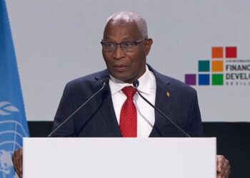 Espagne : Le Premier ministre Amadou Oury Bah plaide pour un soutien adapté aux “réalités spécifiques” des pays en développement