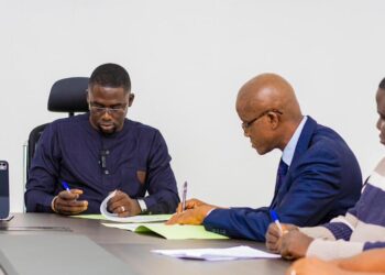 21ème édition du top des 100 entreprises les plus dynamiques : Signature officielle de convention entre Eco Finance Entreprises, structure promotrice du Gala, et les sociétés SIRAMAMBA MINING et HYPRO SARLU