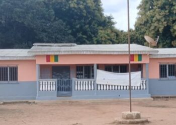 Beyla/Gbessoba : la jeunesse ferme la mairie pour dénoncer une gestion opaque