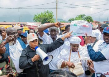 Campagne référendaire : la ministre Fatima Camara mobilise les citoyens pour le ‘’OUI’’