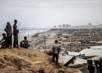 L&rsquo;accord de cessez-le-feu à Gaza entre en vigueur, mettant fin à deux ans de guerre israélienne