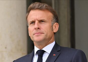 France : Macron confirme vouloir interdire les réseaux sociaux aux moins de 15 ans
