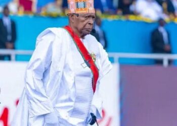 Qui est l&rsquo;homme derrière le couronnement du Président…?