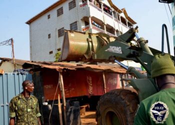 Opération de déguerpissement à Conakry : la police consacre 48 heures de manœuvres au marché d’enco5