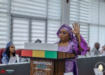 1ère femme rapporteure générale d’une Assemblée nationale, Fatima Camara rend hommage au Président Mamadi Doumbouya