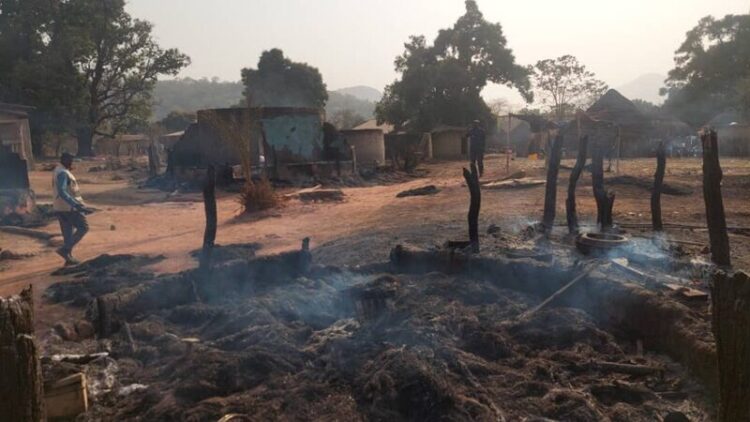 Dabola : Plus de 30 habitations ravagées par un incendie