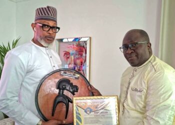 Mining and Green Awards 2025 : Moussa Condé (UMS) sacré Meilleur responsable des relations publiques