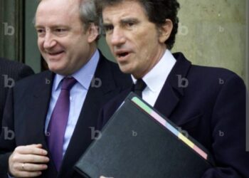 De New York à Paris et Londres, l’affaire Epstein fait tomber des responsables