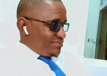 L&rsquo;École à l&rsquo;Ère des Écrans : Quand la Technologie Fracture l&rsquo;Apprentissage (Par El Professor) 