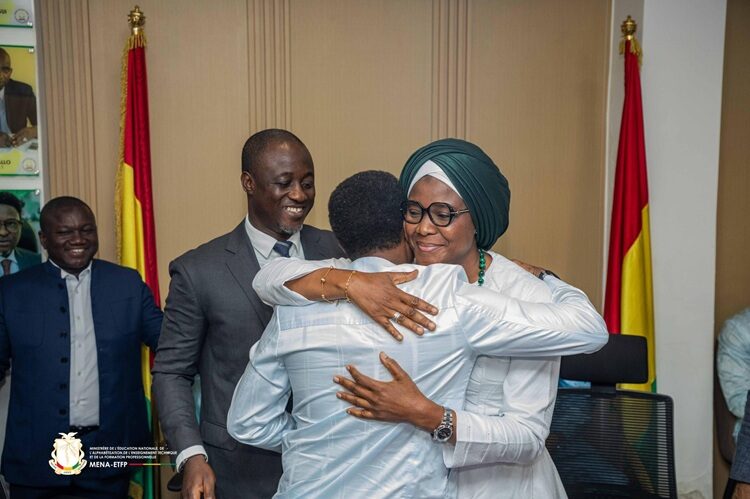 Éducation : Alpha Bacar Barry prend officiellement les commandes pour faire face aux défis du système éducatif